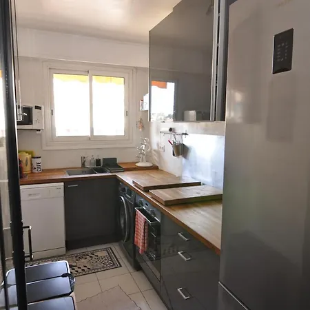 アパート Le Cosy 2 . Lovely One-Bedroom Apartment - City Centre アンティーブ